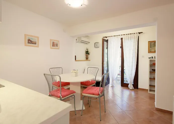 Svoboda 4 By Interhome Apartamento *