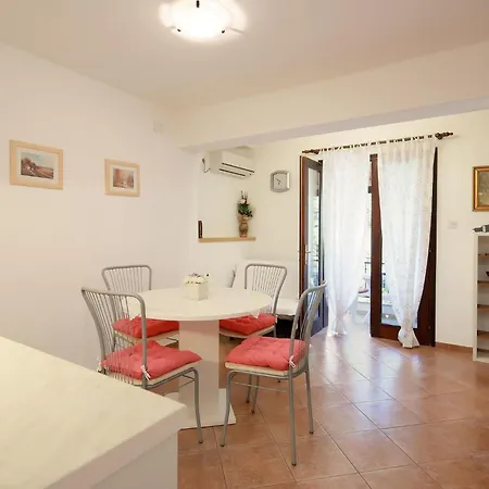 Svoboda 4 By Interhome Appartement *